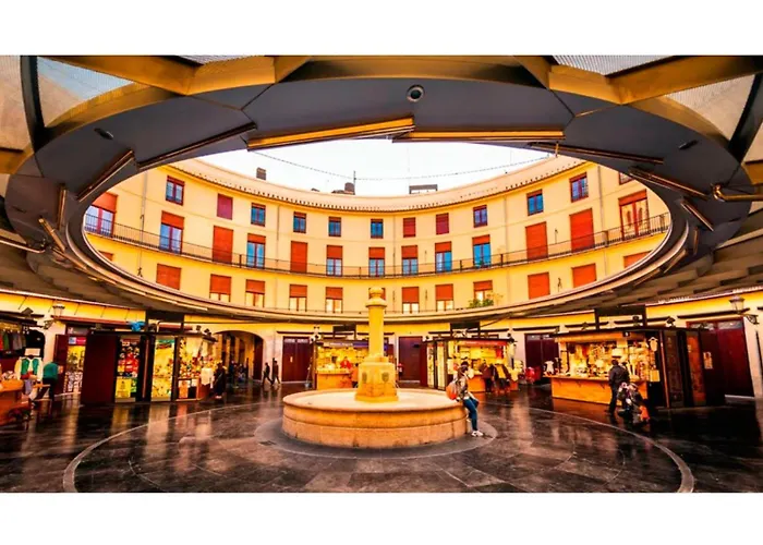 Plaza Redonda Center